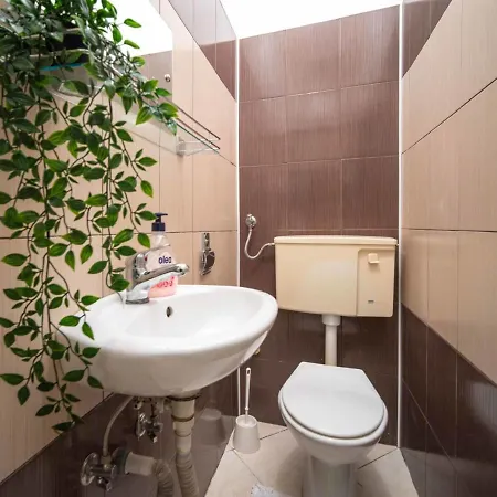 Сasa de vacaciones Dvor By Interhome *