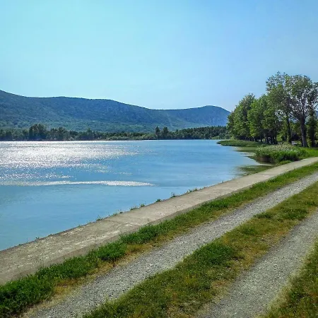 Сasa de vacaciones Dvor By Interhome *